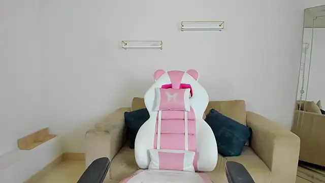 april smiith online show from 02.03.26