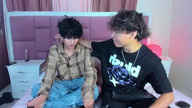 Snapshot of Honeymoon_sariel chatting on 06.21.26 Honeymoon sariel online show from 06.21.26
