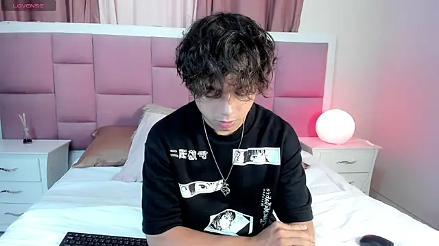 Snapshot of Honeymoon_sariel chatting on 06.29.26 Honeymoon sariel online show from 06.29.26