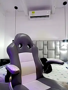 Elowen Clark online show from 03.23.26