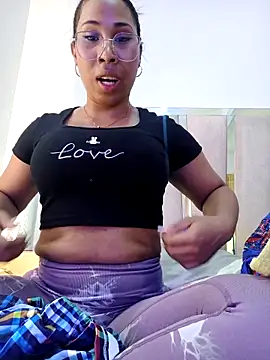 Elowen Clark online show from 04.04.26