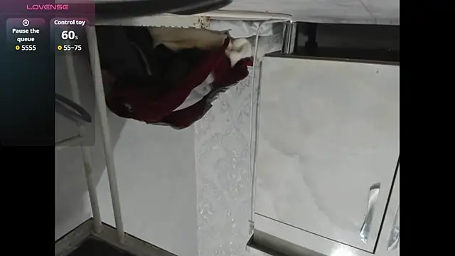 Snapshot of soska26 chatting on 10.22.25 soska26 online show from 10.22.25