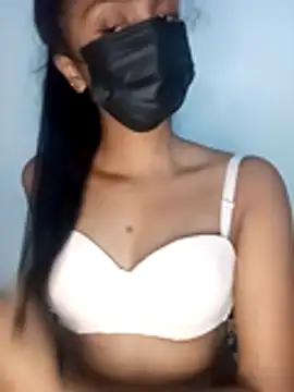 Snapshot of kissy_doll chatting on 10.13.25 kissy doll online show from 10.13.25