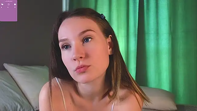 Snapshot of QueenieHathaway chatting on 09.20.25 QueenieHathaway online show from 09.20.25