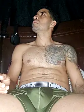 Snapshot of Alexsexygamer chatting on 04.13.26 Alexsexygamer online show from 04.13.26