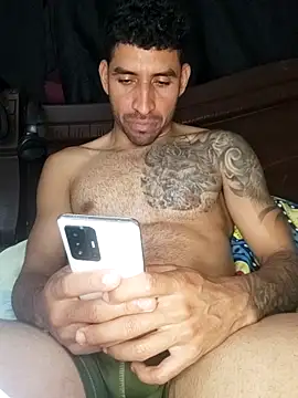 Snapshot of Alexsexygamer chatting on 04.15.26 Alexsexygamer online show from 04.15.26