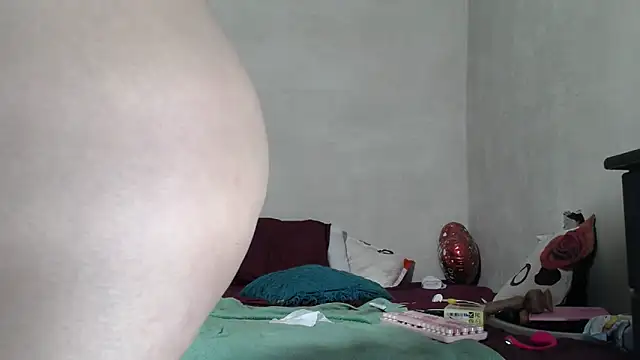 Snapshot of CataleyaRosee chatting on 04.29.26 CataleyaRosee online show from 04.29.26