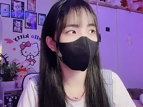 keelinnn19 online show from 10.30.25