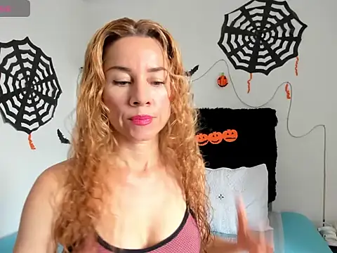 Snapshot of angie_blondies chatting on 10.06.25 angie blondies online show from 10.06.25
