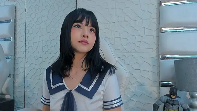 Snapshot of TatiLee chatting on 02.18.26 TatiLee online show from 02.18.26