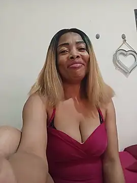 Snapshot of SEXYMOANSXX chatting on 06.16.26 SEXYMOANSXX online show from 06.16.26