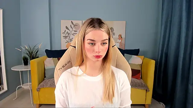 SweetyLicky online show from 11.03.25