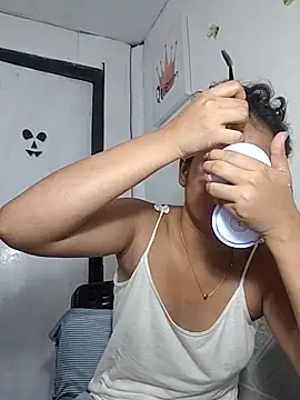 Snapshot of kiannie01 chatting on 10.13.25 kiannie01 online show from 10.13.25