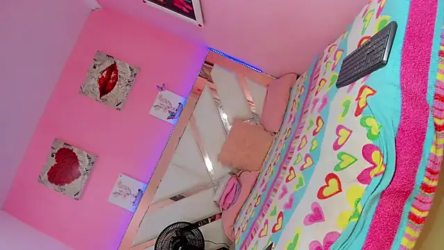 Snapshot of Ashley_Alexa chatting on 12.19.25 Ashley Alexa online show from 12.19.25