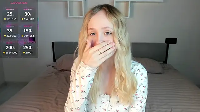 Julliakoill online show from 10.27.25