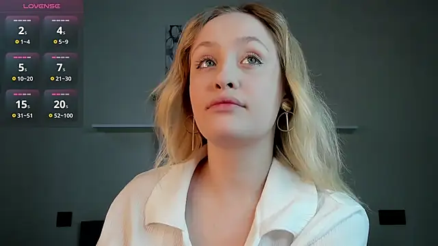 Julliakoill online show from 11.23.25