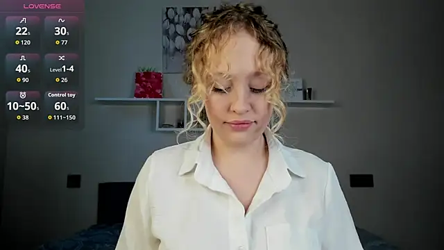 Julliakoill online show from 12.14.25