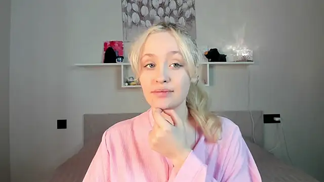 Julliakoill online show from 02.06.26