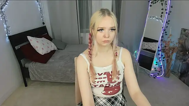 Snapshot of BellaMontgomery chatting on 02.26.26 BellaMontgomery online show from 02.26.26