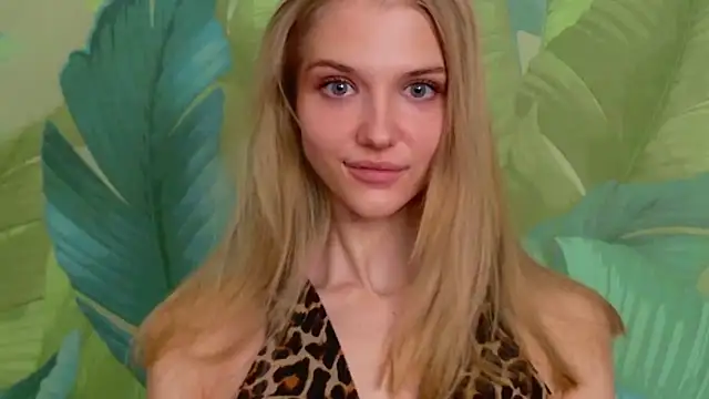 4example Chloe online show from 03.02.26