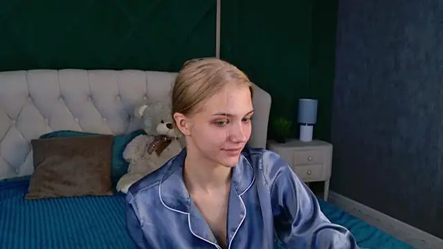 4example Chloe online show from 05.21.26