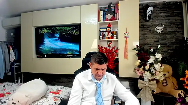 SpartacusDaddy48 online show from 04.13.26