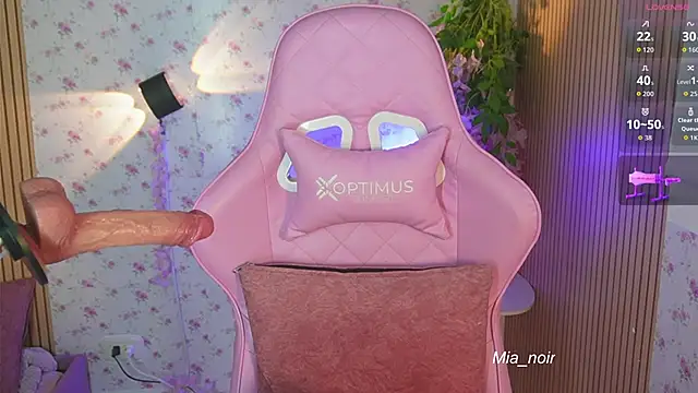 mia noir online show from 04.08.26