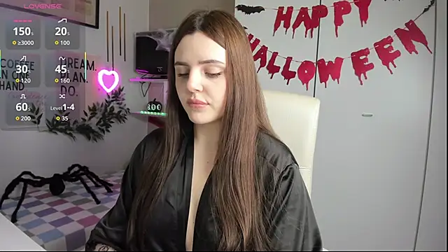 Snapshot of LiaWoow chatting on 10.25.25 LiaWoow online show from 10.25.25