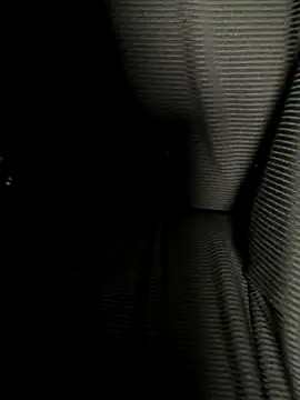 HiddenHoneyLDN online show from 12.22.25