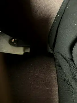 Snapshot of HiddenHoneyLDN chatting on 01.16.26 HiddenHoneyLDN online show from 01.16.26