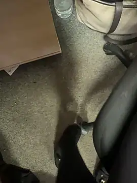 Snapshot of HiddenHoneyLDN chatting on 02.10.26 HiddenHoneyLDN online show from 02.10.26