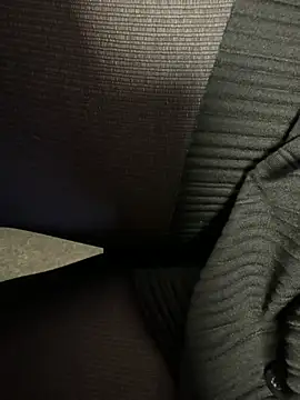 Snapshot of HiddenHoneyLDN chatting on 02.12.26 HiddenHoneyLDN online show from 02.12.26