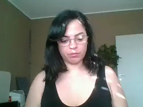 Snapshot of ITALIANASISIXX chatting on 04.16.26 ITALIANASISIXX online show from 04.16.26