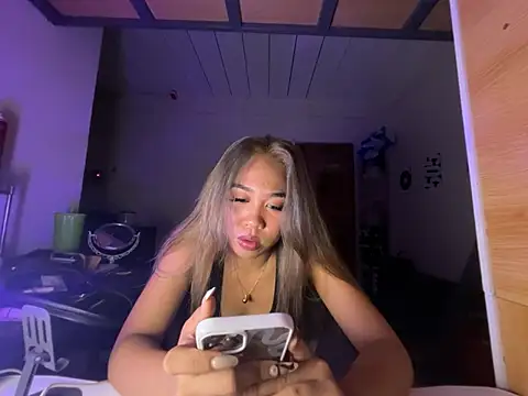 PinayLina18 online show from 07.07.26
