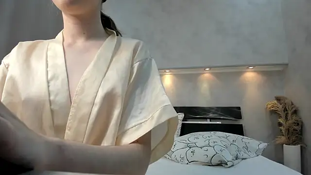 Camilla Kelly online show from 11.03.25