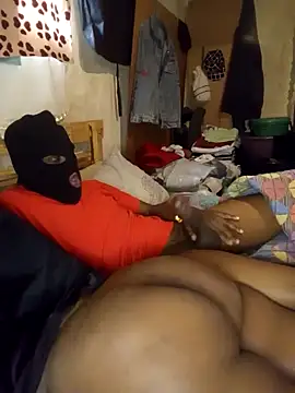 Snapshot of SuperheroDck chatting on 09.21.25 SuperheroDck online show from 09.21.25