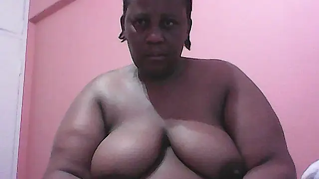 Snapshot of HUGEASSXXXXX chatting on 10.09.25 HUGEASSXXXXX online show from 10.09.25