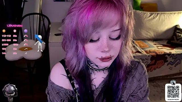 Snapshot of Lollyshy chatting on 10.10.25 Lollyshy online show from 10.10.25