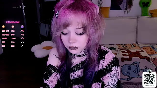 Snapshot of Lollyshy chatting on 10.14.25 Lollyshy online show from 10.14.25