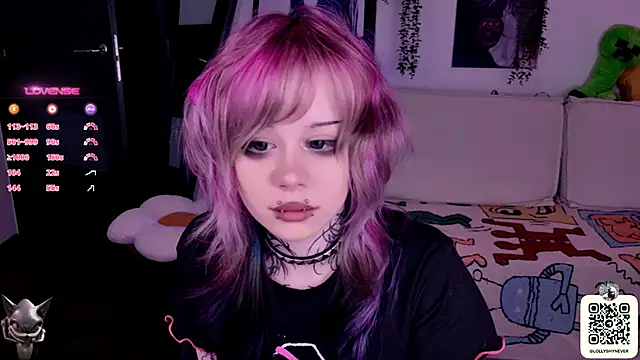 Snapshot of Lollyshy chatting on 10.19.25 Lollyshy online show from 10.19.25