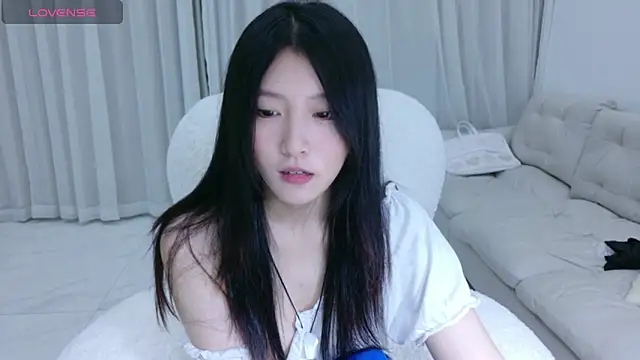 Snapshot of rainybb chatting on 09.27.25 rainybb online show from 09.27.25