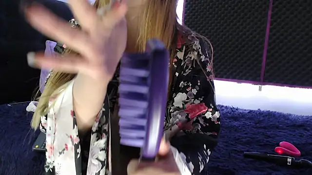 Snapshot of karlamoon23 chatting on 10.09.25 karlamoon23 online show from 10.09.25