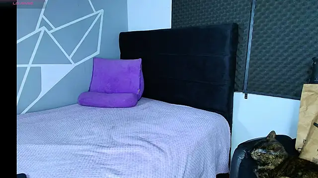 Snapshot of karlamoon23 chatting on 03.11.26 karlamoon23 online show from 03.11.26