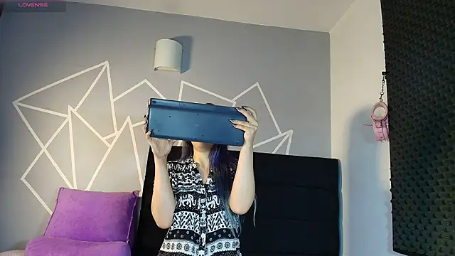 Snapshot of karlamoon23 chatting on 03.27.26 karlamoon23 online show from 03.27.26