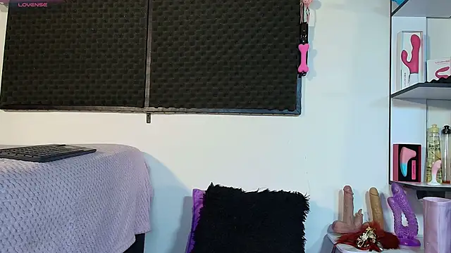 Snapshot of karlamoon23 chatting on 03.28.26 karlamoon23 online show from 03.28.26