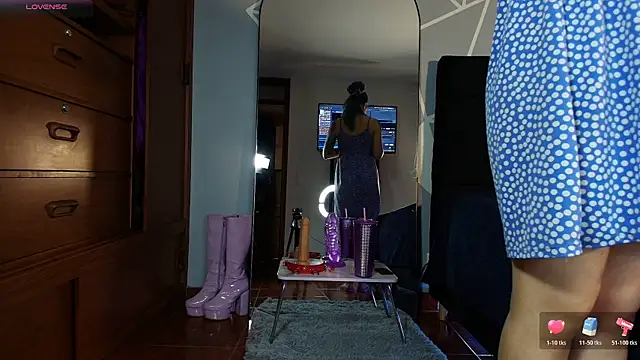 Snapshot of karlamoon23 chatting on 04.05.26 karlamoon23 online show from 04.05.26