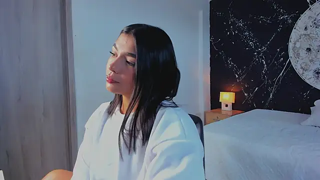 ShaniaDaniels online show from 10.14.25