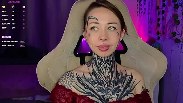 Snapshot of bunnykellyyy chatting on 04.15.26 bunnykellyyy online show from 04.15.26