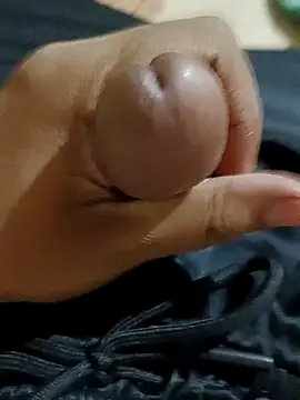 Snapshot of zayaan0 chatting on 11.12.25 zayaan0 online show from 11.12.25