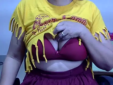 Snapshot of rekha_1508 chatting on 02.14.26 rekha 1508 online show from 02.14.26